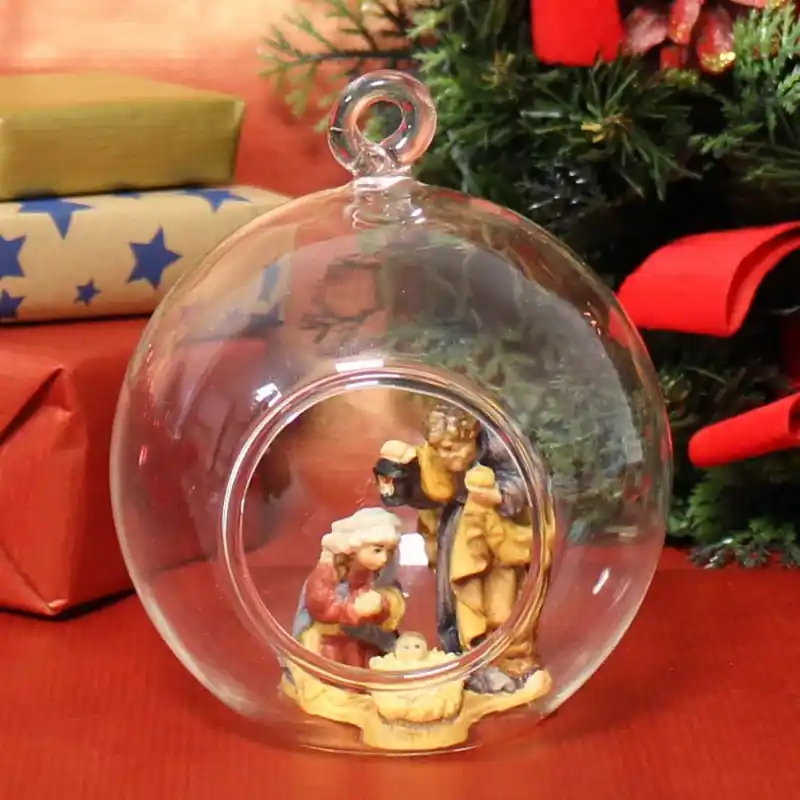Boule de Noel en verre de la Sainte Famille
