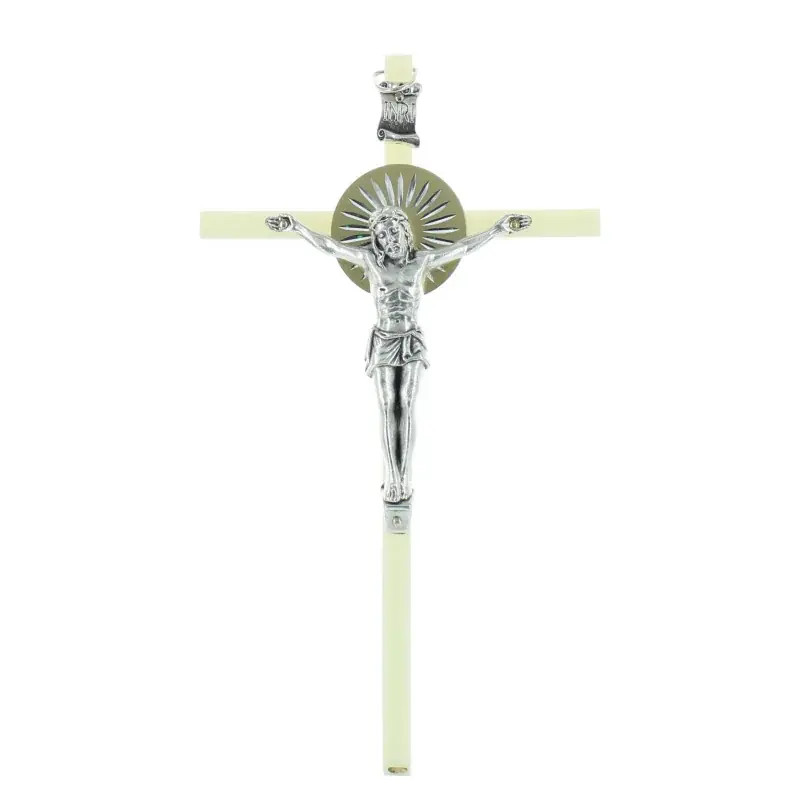 Crucifix en résine avec un Christ en métal argenté 21cm