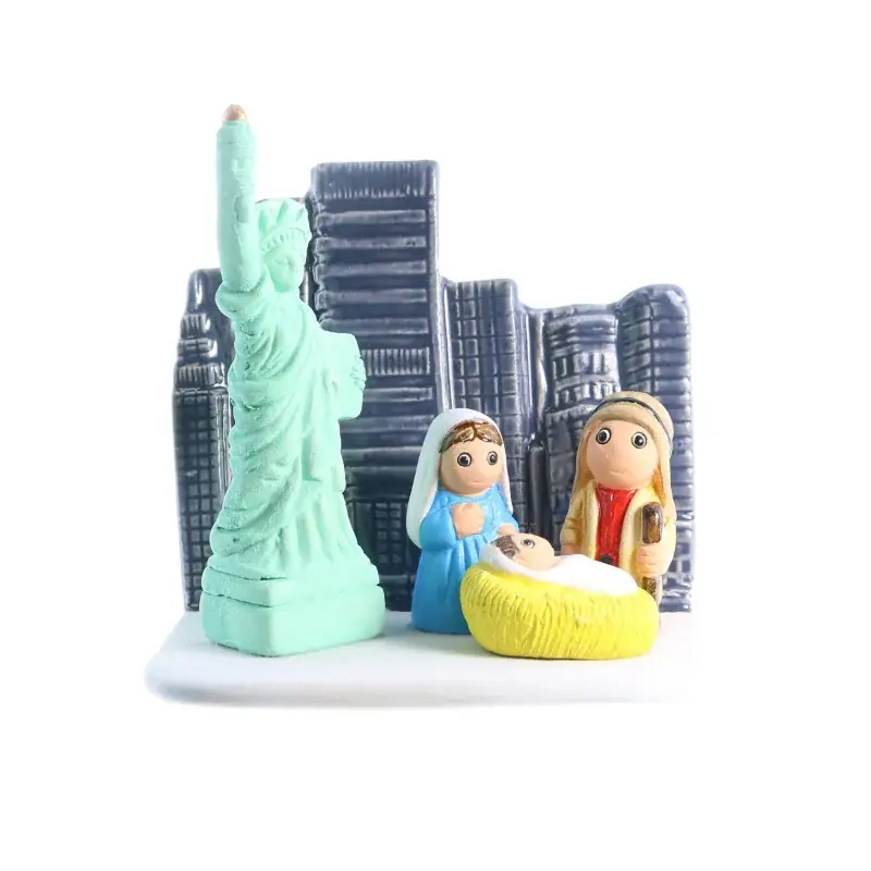 Crèche New York en céramique 8x7cm