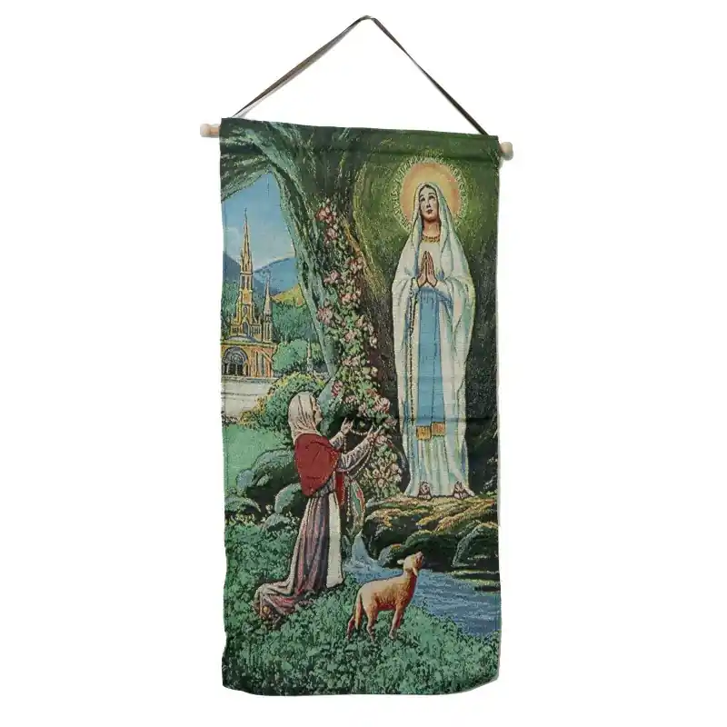 Tenture en tissu de l'Apparition de Lourdes brodée en dorée
