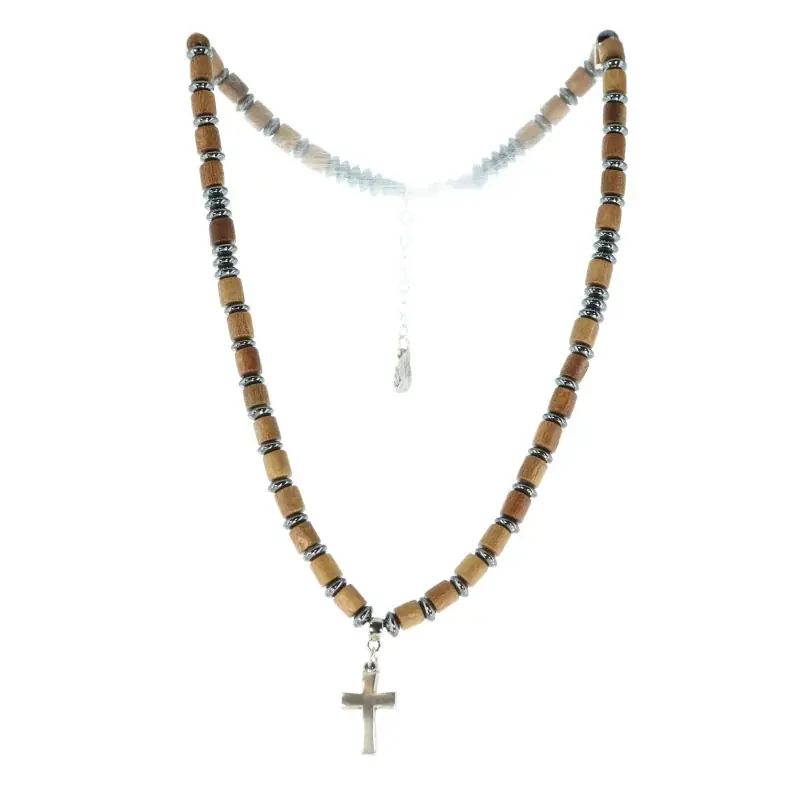 Collier avec perle en bois et hématite et pendentif croix
