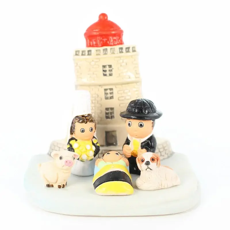 Crèche Bretagne en céramique 8x7cm