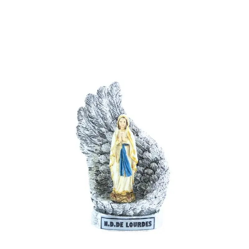 Statue Notre Dame de Lourdes entourée d'ailes argentées en résine pailletée 10cm