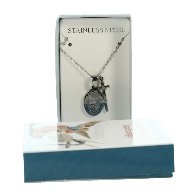 Collier en acier avec médaille gravée, épée de Saint Michel Archange et boîte imagée
