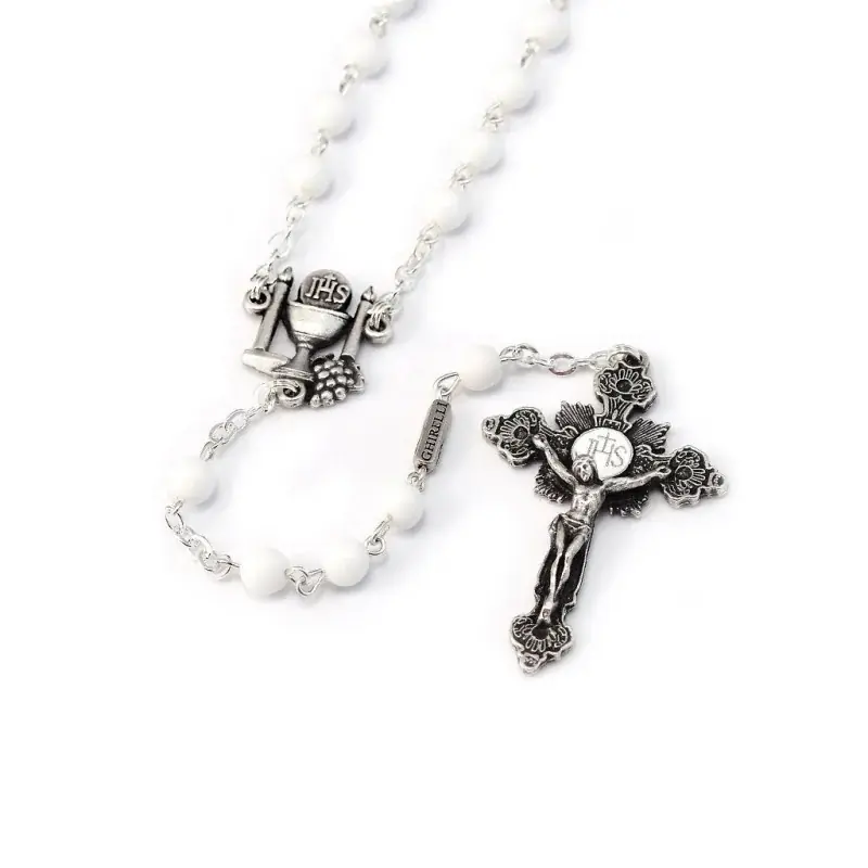 Chapelet de communion blanc avec coeur de calice
