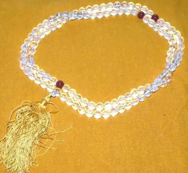 Tibetan Mala in rock crystal (quartz).