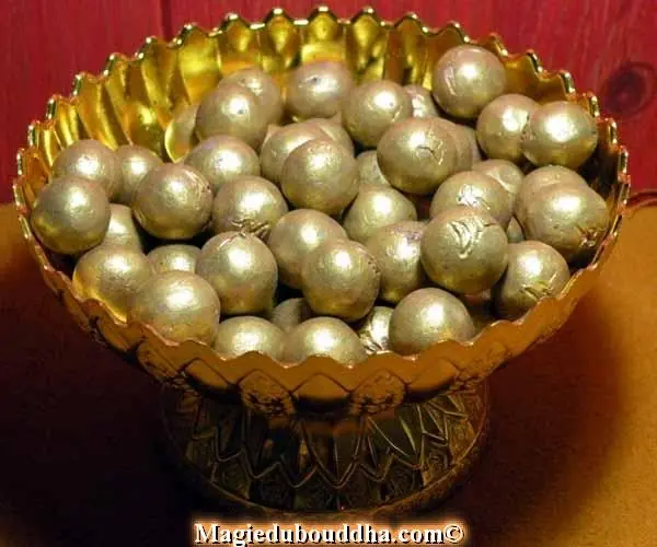 Sacred Thai Look Aum Thong beads by the Most Venerable Ajarn Sané.