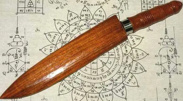 Meedh moh dagger by Ajarn Chan Tee Lek - Wat Chedi Hoi