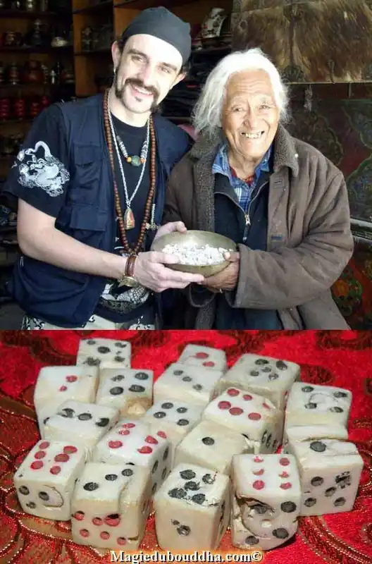 Tibetan amulet for luck in games - Conch dice.