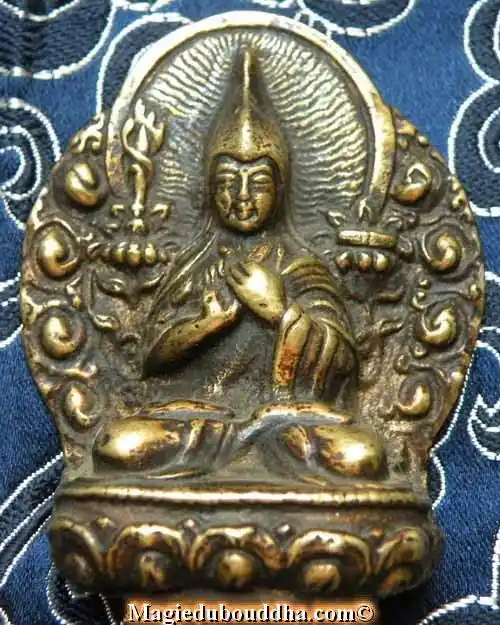 Tibetan Thogchag amulet / statuette of Lama Tsongkhapa.