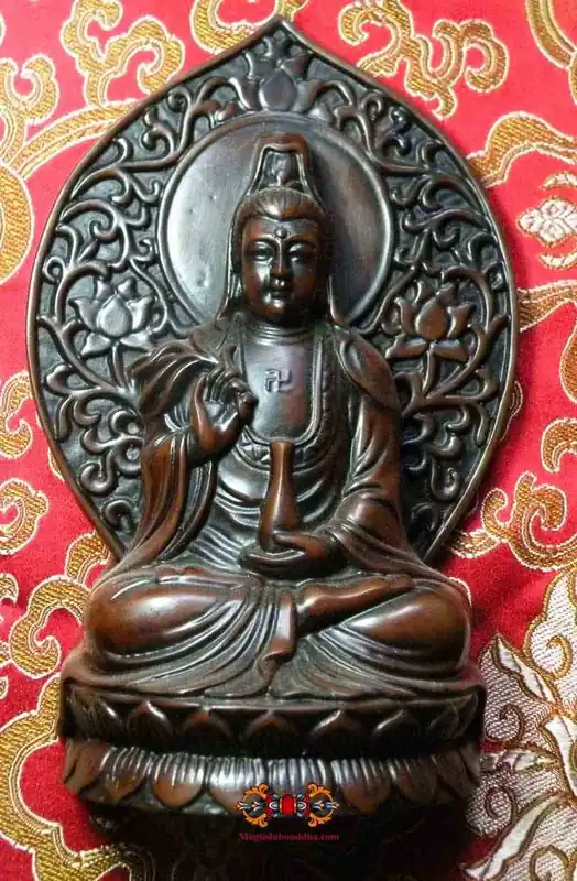 🪷 Guan Yin Statue (wood-look resin)