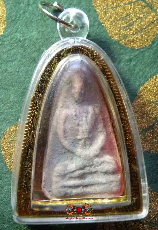 Roop Lor amulet from Kruba Srivichai
