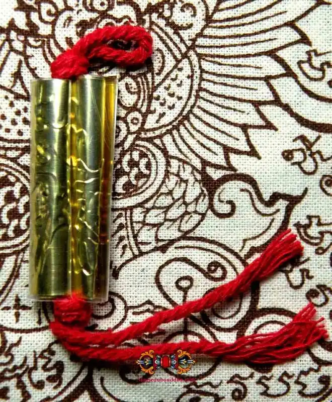 Thai Amulet Takut Salika Ling Thong (charisma).
