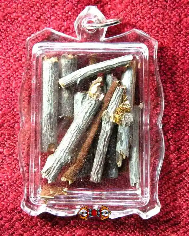 Thai Amulet Charm Ga-Fak Mai Mongkhon.
