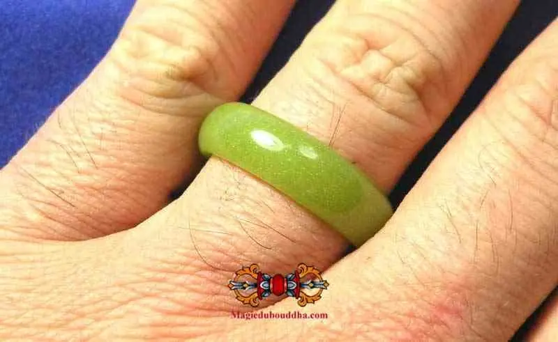 Ye Ming Zhu Fluorescent Chinese Sacred Stone Ring.