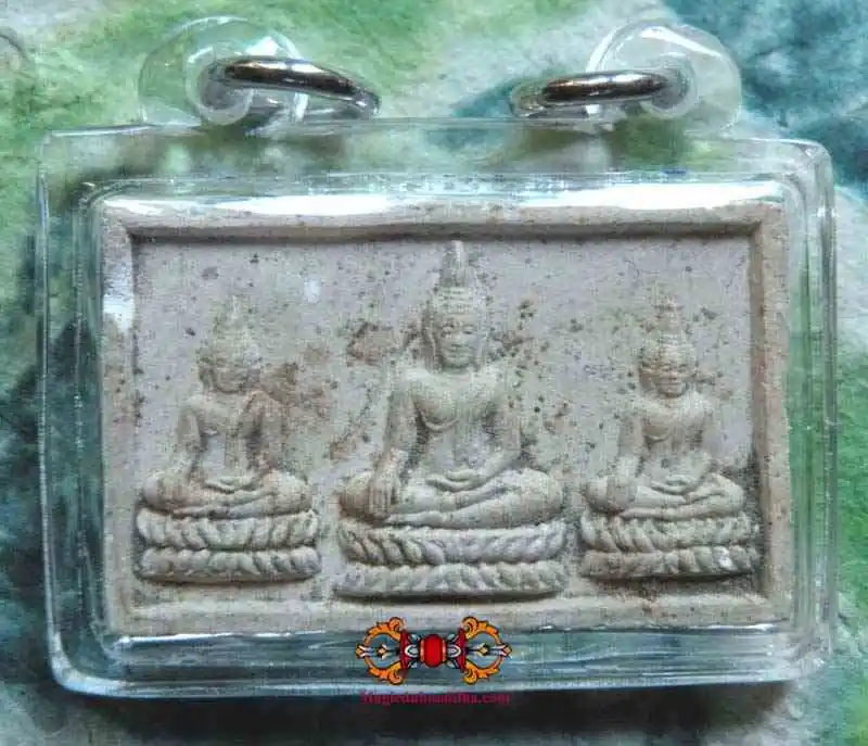 Thai Amulet with 3 Buddhas - Wat Yai Pohak.