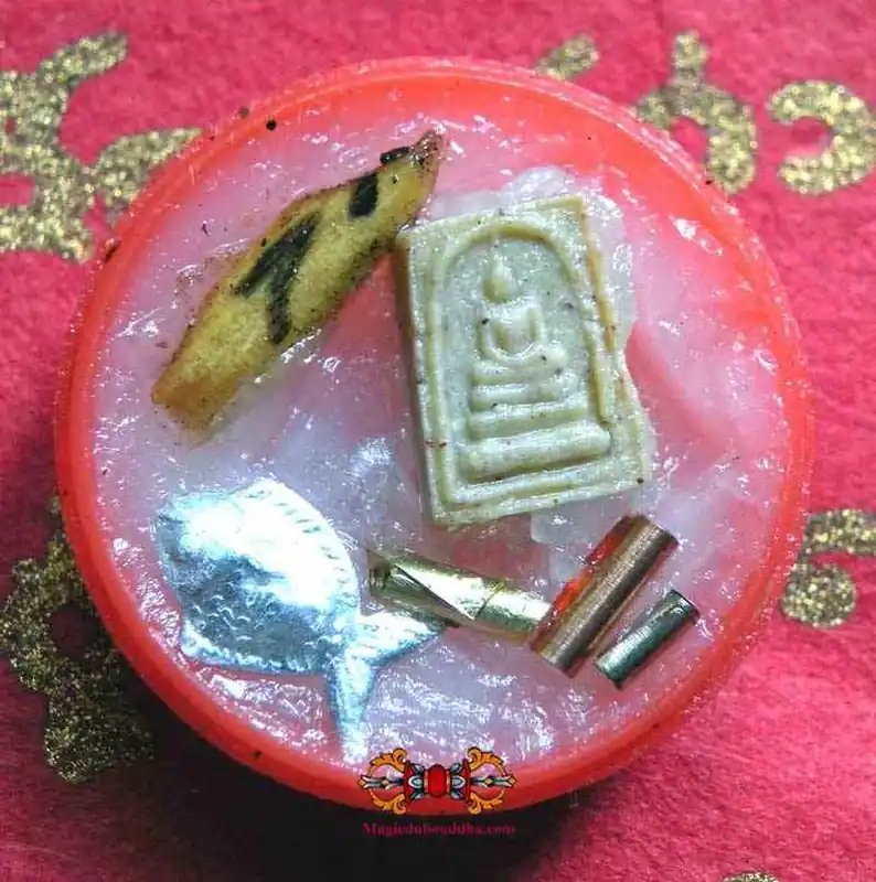Kee Phung Magic Cream - Bang Rajan Temple.