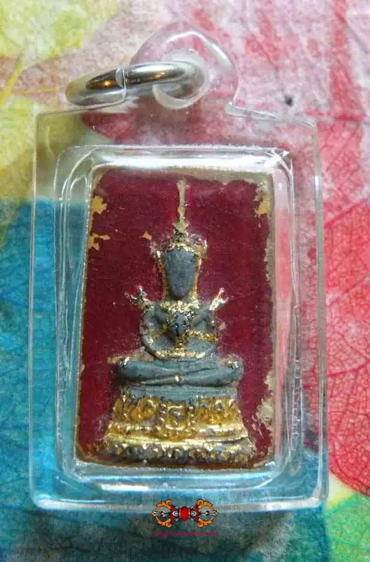 Ancient Emerald Buddha Amulet Phra Geow Morakot
