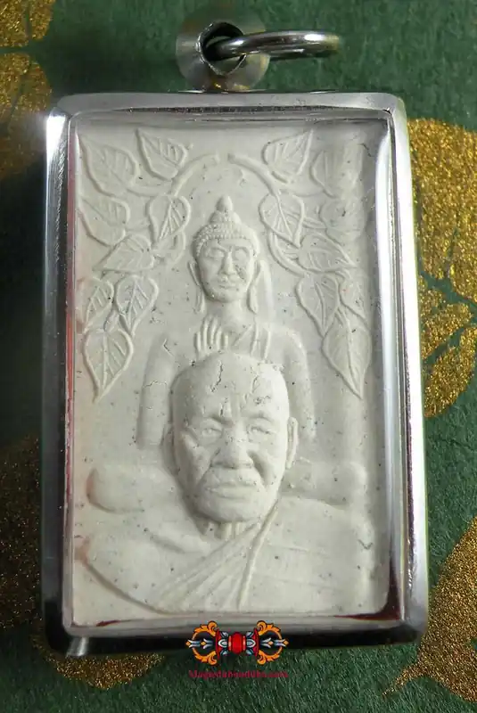 Roop Lor / Phra Puthadjao Amulet - Most Venerable LP Nuam