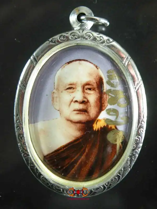 Large Roop Lor Amulet of His Holiness Somdej Phra Sangharaj