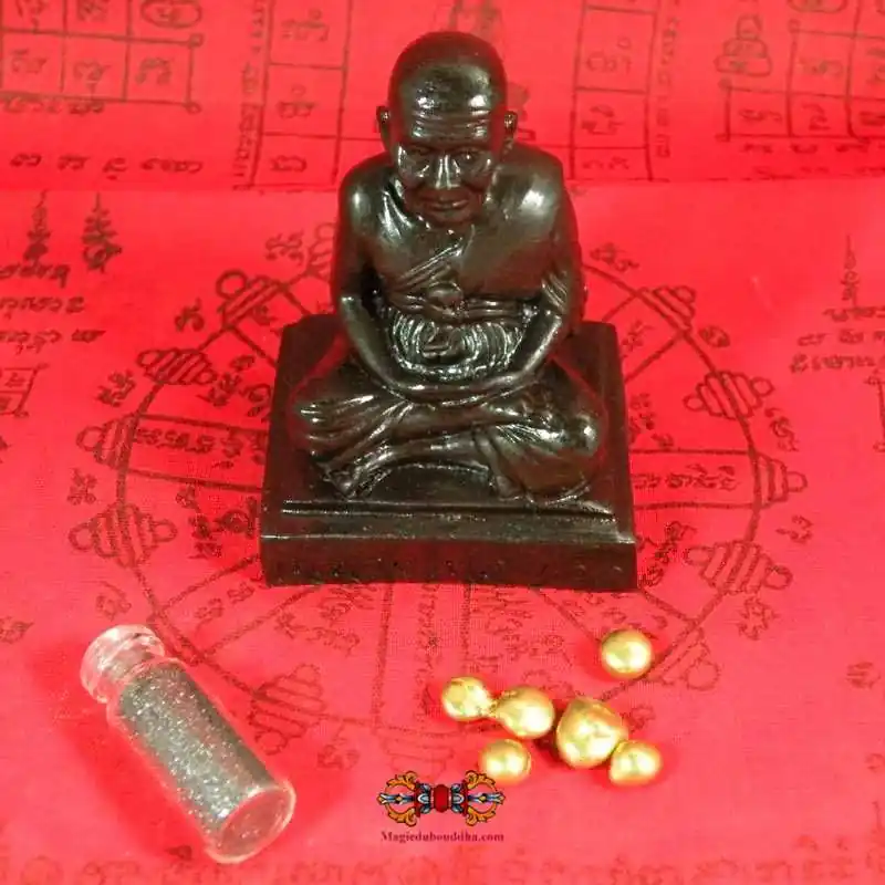 Blessed statuette of LP Thuat en Lek Namphi / Lek Lai - Most Venerable LP Phromma.