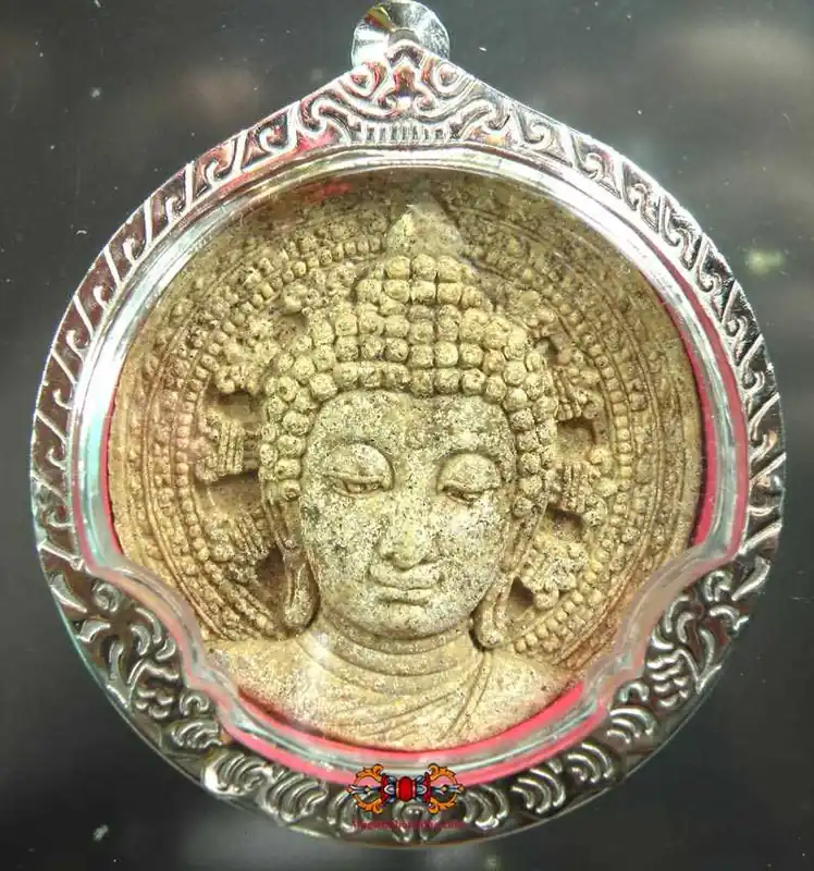 Buddha Face Amulet - Somdej Phra Narai Soon Maharaj