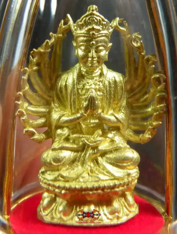 Golden amulet of Chenrezig with 1000 arms.