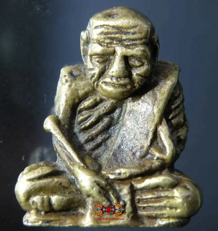 Ancient Roop Lor Amulet - Most Venerable LP Thuat.