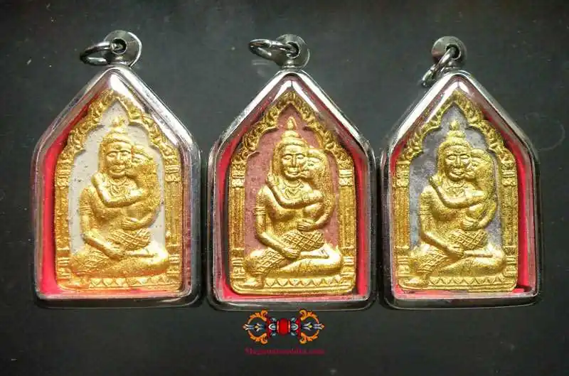 Charming Thai amulet Phra Khunpaen Oum Nang - Venerable Phra Ajarn Boonsing Tirapato.