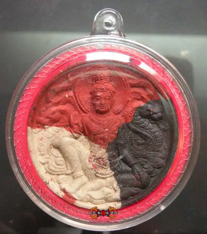 Large tricolor Jatukham Rammathep and Luang Phor Thuat amulet.