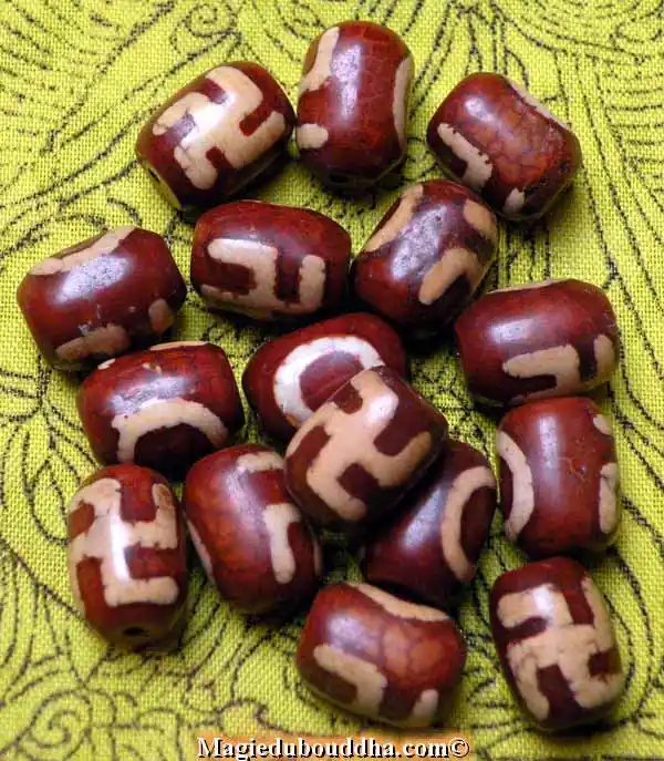 Tibetan Dzi with 1 eye + Swastika - Bönpo tradition.