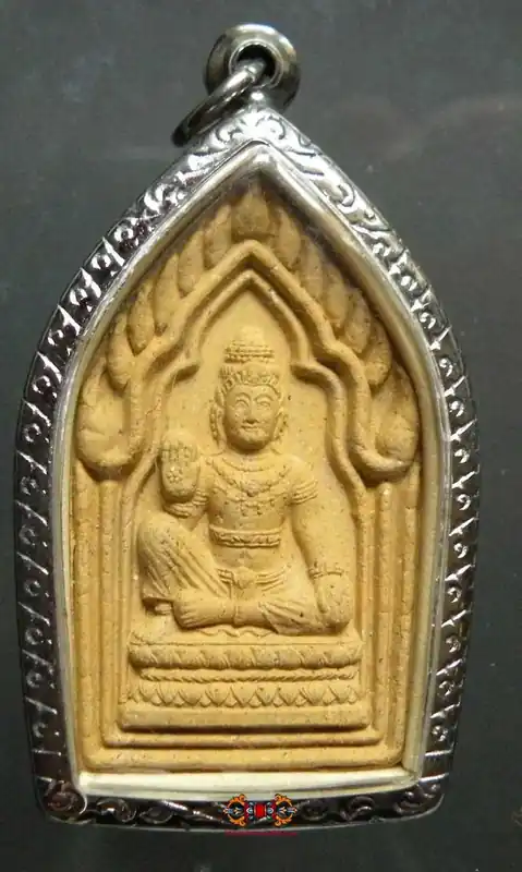 Large Jatukham Rammathep Amulet - Venerable Phra Aramluang.