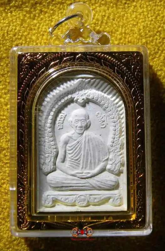 Roop Lor Amulet of the Most Venerable LP Kassem Khémako.