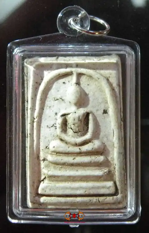 Thai Phra Somdej amulet with Chinese symbol of courage.