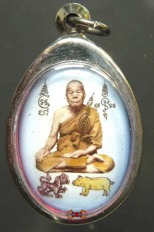 Beautiful Thai enamel medal - Portrait of Roop Lor of the Most Venerable LP Mee.
