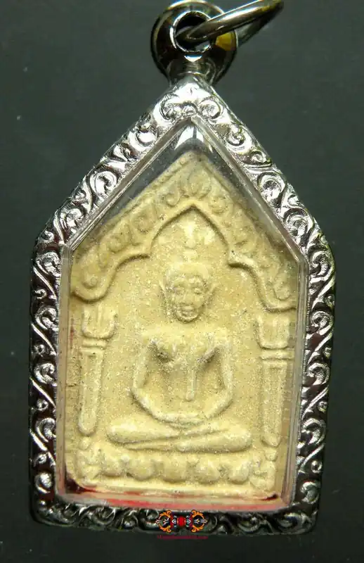 Small Thai charm amulet Phra Khunpen - Most Venerable LP Mee.
