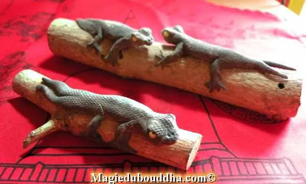 Sacred Two-Tailed Gecko Sculptures - Wat Phra Si.