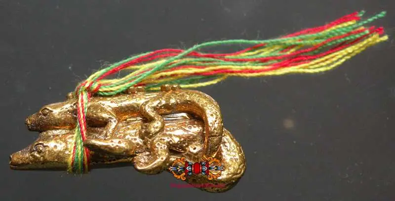 Thai fortune amulet gecko couple - Very Venerable LP Sangha.