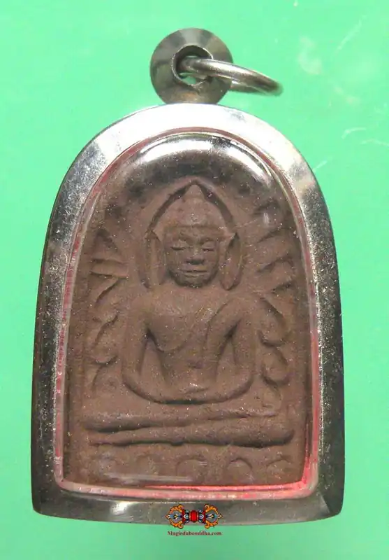Thai fortune amulet Phra Sumkho in Lek Nam Pee - Wat Namphi.