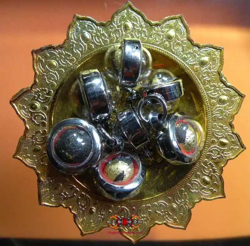 Sacred marble Look Aum Phratat of the Most Venerable LP Muang.