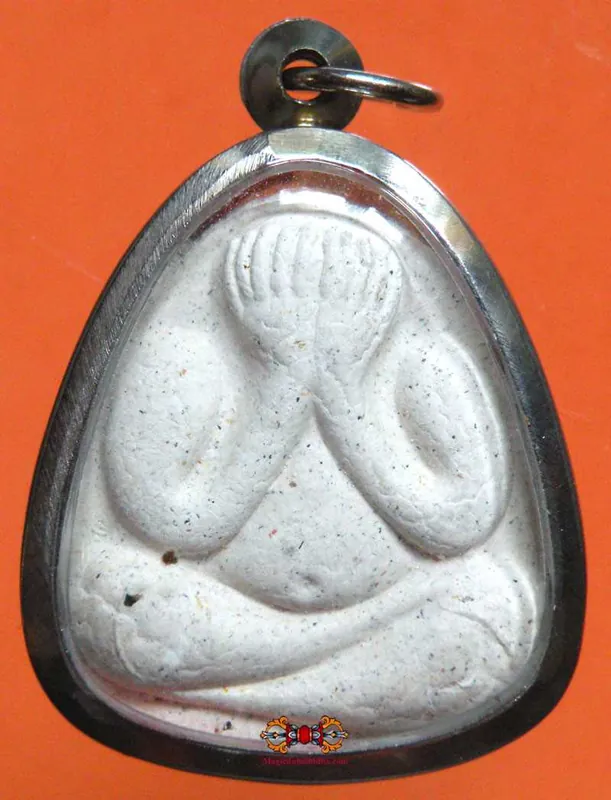 Protective Thai amulet Phra Pidta of the Most Venerable LP Muang.