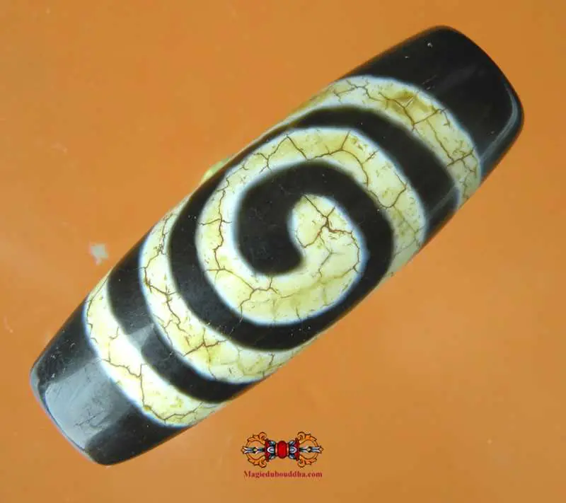 Tibetan Dzi with spiral pattern.