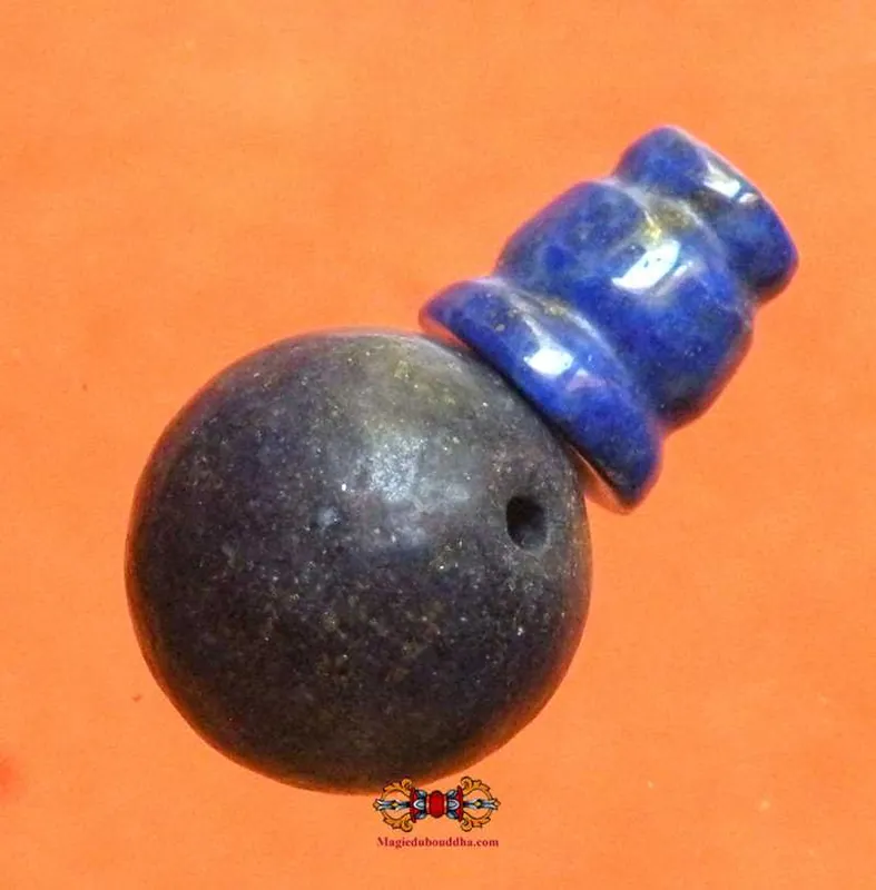 Tibetan rosary head bead - in lapis lazuli.