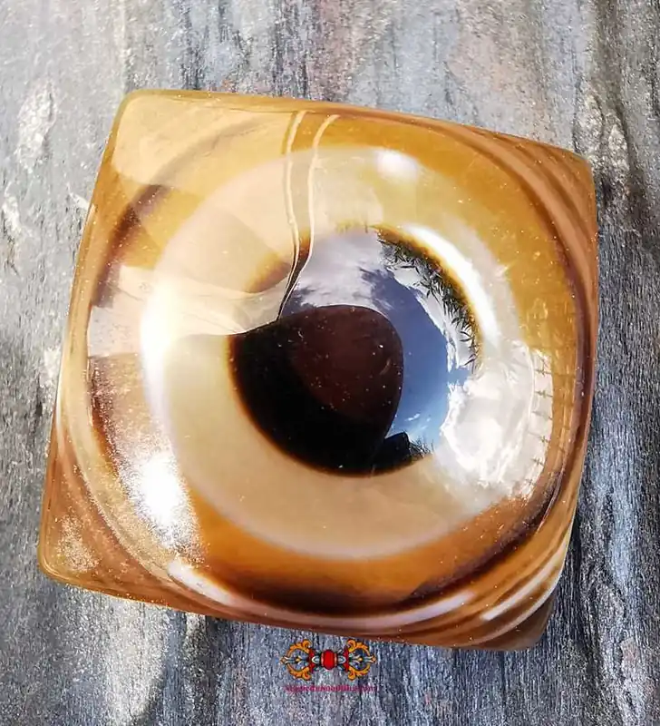 Tibetan magic eye in agate.
