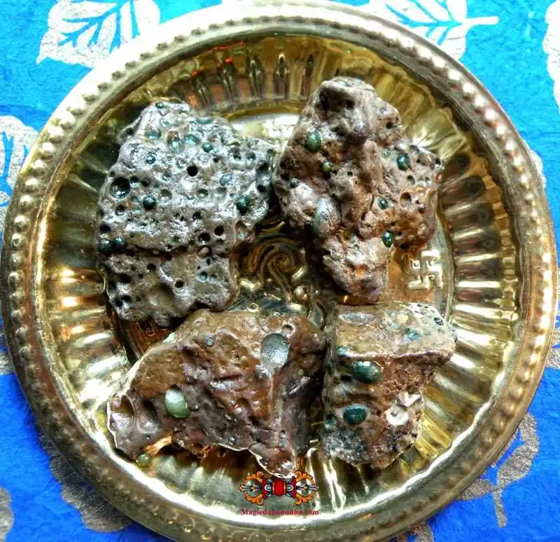 Thai Hin Phratat Kiew relic stones.