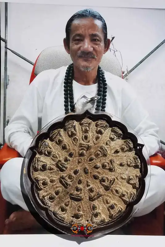Large ancient Thai amulet Phra Ngop Nam Oï - Venerable Ajarn Deng.