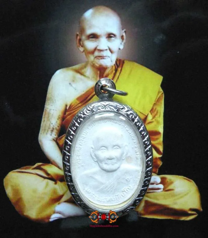 Large Thai Roop Lor amulet (portrait of the Venerable) - Most Venerable LP Dooh.