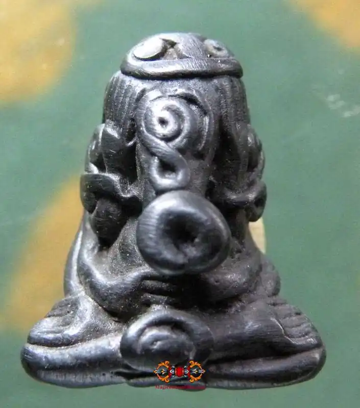Alchemical amulet Phra Pidta / Phra Pikanet.