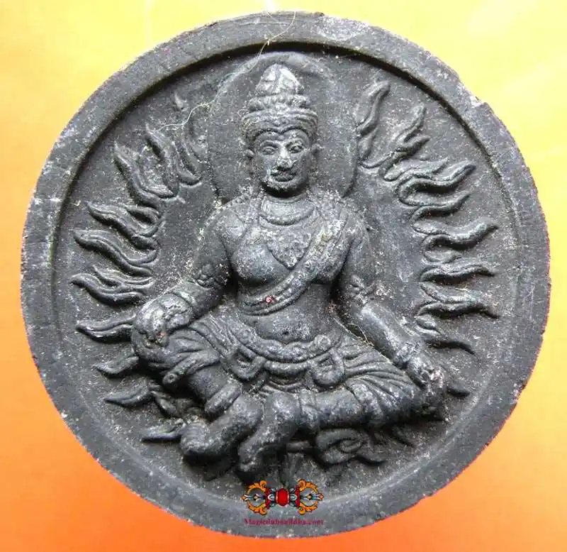 Large black Jatukham Rammathep amulet - Wat Mahatat.