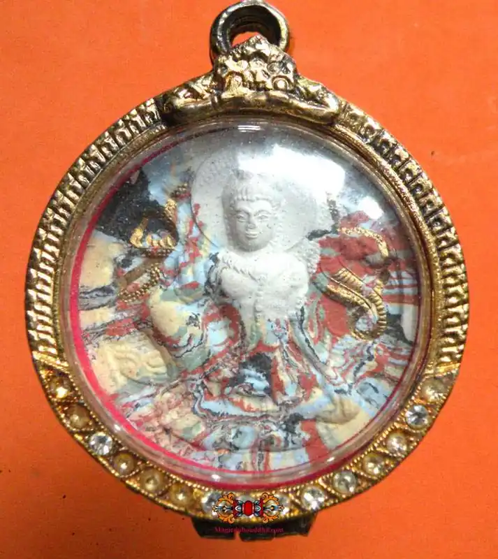 Small multi-colored Jatukham Rammathep amulet - Wat Phra Mahatat.